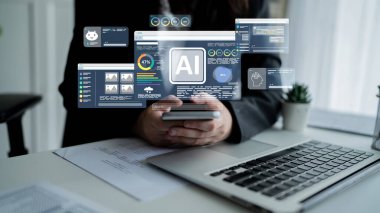 LLM 'de yapay zeka asistanı, büyük veriler, makine öğrenimi ve üretken yapay zeka gücü gelişmiş iş uygulamaları için ajanssal yapay zekayı destekliyor. Latch