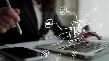 Çok kanallı pazarlama ve çevrimiçi alışveriş stratejileri, platformlar arası müşteri deneyimi, marka birleşmesi ve dijital kanallar arasında entegre pazarlama iletişimi. Muxer