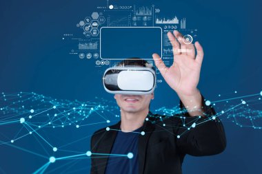 Sanal gerçeklik teknolojisiyle etkileşime giren bir iş adamı, görsel elementlerle dolu gelecekçi bir ortamda veri analizi ve dijital pazarlama stratejileri ile uğraşır. XDMCP