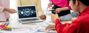 Pazarlama stratejisini planlamak için ERP girişimi kaynak planlama yazılımı