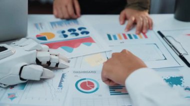 AI tarafından oluşturulan içgörüler işbirlikçi iş planlaması, pazarlama doğruluğunun iyileştirilmesi, stratejik karar verme mekanizmasının geliştirilmesi ve araştırma netliği. Noogenesis Yapay Zeka