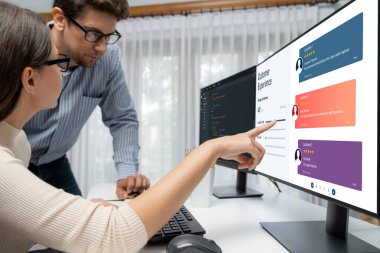 Şirket işleri için canlı bilgisayar yazılımının müşteri deneyimi ve gözden geçirme analizi