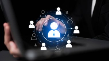 Müşteri hedeflemesi seyirciyi tanımlamaya yardımcı olur. Strateji hedefini geliştirir, müşteri hedeflemesi segmentasyonu destekler, kampanya hedefini arttırır ve müşteri hedeflemesi etkisini artırır. Latch