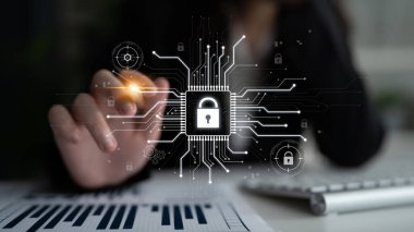 Siber güvenlik sistemi dijital altyapıyı koruyor. Siber güvenlik veri güvenliğini sağlar, sızıntıları önler, siber güvenlik savunmayı güçlendirir ve güvenli operasyonları destekler. Latch