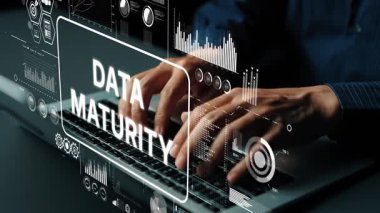 Bir Teknoloji Çalışma Alanında Klavyede Geleceği Olgunlaştıran Veri Grafikleri ve İstatistikleri Yazıyor. Asemptotik akıllı veri analitiği.