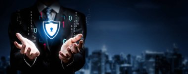 İş adamı siber güvenliğin özünü keşfeder. Siber koruma yöntemlerini, siber tehditleri derinlemesine araştır ve siber güvenlik duruşunu destekle. Siber Güvenlik Çağı FaaS 'ında yol almak için gerekli.