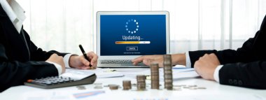 Aygıt yazılım güncellemesinin canlı sürümü için bilgisayarda güncelleme