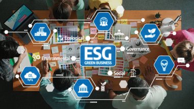 Görsel Grafikler ve Diyagramlarla Sürdürülebilir Yeşil İş Geliştirme için ESG Stratejileri üzerinde çalışan ortak ekip. Dostluk