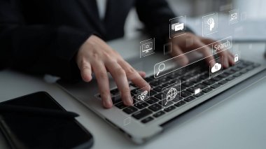 SEO araçları online performansı optimize etmek için arama motoru araştırmaları, anahtar kelime stratejisi ve arama verileri ile dijital görünürlüğü artırır. Latch