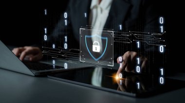 Siber güvenlik, güçlü altyapı ve proaktif dijital savunma stratejileri kullanarak güvenlik ihlalleri, hacklemeler ve ağ saldırılarına karşı korur. Latch