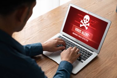 Bilgisayar ekranındaki virüs uyarısı mobil siber tehdit, hacker, bilgisayar virüsü ve kötü amaçlı yazılım tespit edildi