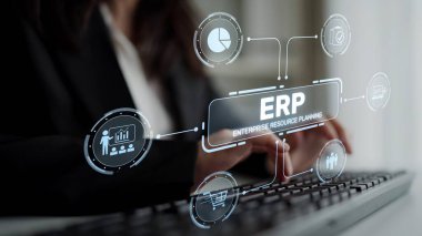 ERP platformu, kurumsal kaynak planlaması, entegrasyon, veri akışı, iş verimliliği, finans, envanter ve insan kaynaklarının iyileştirilmesi için merkezi sistemi göstermektedir. Muxer
