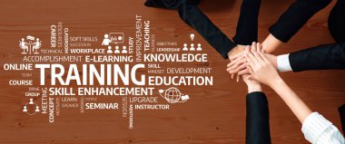 Takım çalışması ve işbirliği imajı eğitim ve eğitime odaklandı. Modern bir iş ortamında beceri geliştirme ve profesyonel gelişimin temel unsurlarını vurgular. Dostluk