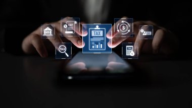 Modern finans sisteminde vergi belgesi, KDV, işlem akışı ve mali denetim Latch 'i gösteren mali düzenleme ve vergi uyumluluğu kavramı