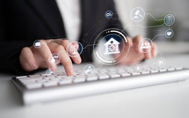 Adalet ölçeğini gösteren fütürist dijital hukuk arayüzü, dijital hukukun altını çizen, AI uyumu, dijital hukuk sistemleri ve güvenli yönetim için dijital hukuk düzenlemeleri. Eğri