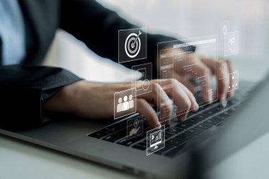 Başarılı iş veya takım projelerinin planlanması, izlenmesi ve yürütülmesi için proje yönetim paneli zaman çizelgesi, görevler, kilometre taşları ve iş akışlarını gösterir