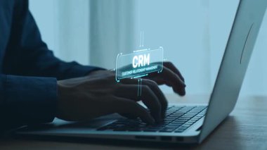 CRM platformları veri analizi, CRM iletişim araçları ve otomasyon yoluyla müşteri ilişkilerini geliştirir. CRM sistemleri müşteri yönetimi, izleme ve CRM ilişki başarısını destekler. Elide