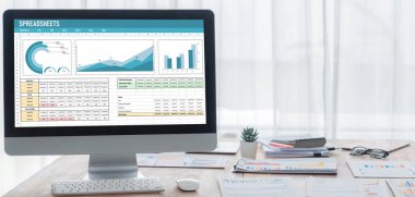 Hesap tablosu bilgi finansal başlangıç kavramı. Çevrimiçi analiz projesi için hesap tablosu belgelerinde veri ve grafikler