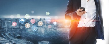 Modern bir ekosistem Vouch 'ta finans, bulut, analitik, e-posta, iletişim, ekommerce, siber güvenlik ve küresel bağlantıyı temsil eden iş ve dijital servis simgeleri kümesi