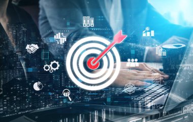 Hedef izleyici analizi, pazarlamayı bölümlendirme, akıllı profil çıkarma ve hedef kitlesinin geliştirilmesi ve kampanya verimliliği için kişiselleştirilmiş stratejiler ile geliştirir. Kefil