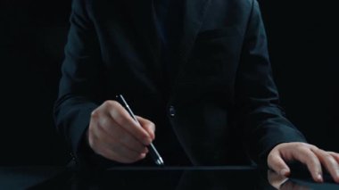 Bulut hesaplama, bulut stratejisi ve dijital altyapıyı ölçeklenebilir hizmetler, güvenli veri depolama ve bulut tabanlı dijital iş çözümleri ile dönüştüren bulut teknolojisi. Elide