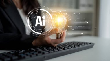 LLM 'de yapay zeka asistanı, büyük veriler, makine öğrenimi ve üretken yapay zeka gücü gelişmiş iş uygulamaları için ajanssal yapay zekayı destekliyor. Latch