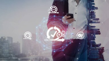 Çevik geliştirme için takımları ve çevik planlamayı kullanan çevik proje yönetimi. Çevik olmak, modern iş akışlarına göre esneklik, işbirliği ve sürekli gelişime olanak sağlar. Muxer