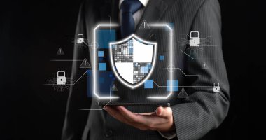 İş adamı siber güvenliğin özünü keşfeder. Siber koruma yöntemlerini, siber tehditleri derinlemesine araştır ve siber güvenlik duruşunu destekle. Siber Güvenlik Çağı EIDE 'de gezinmek için gerekli