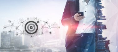 Hedef kitle analizi, müşteri segmentasyonu, kişiselleştirilmiş pazarlama, hedef kitle stratejileri ve akıllı müşteri profilleme yoluyla pazarlama verimliliği gelişimi. Eğri