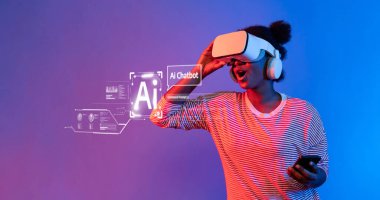 Sanal gerçeklik deneyimine tamamen dalmış bir kullanıcı yapay zeka sohbet robotu özelliklerini ve kişisel asistan yeteneklerini keşfediyor, teknolojinin ve etkileşimin geleceğini gösteriyor. XDMCP