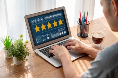 Pazarlama stratejisi planlaması için modem yazılım bilgisayarında müşteri memnuniyeti ve değerlendirme analizi