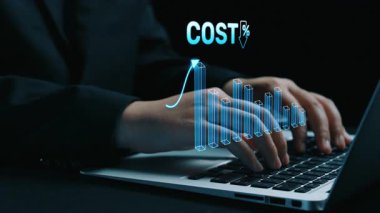 Dijital dönüşüm, işletme maliyeti optimizasyonu, operasyonel maliyet düşüşü, finansal tasarruflar ve ticari başarı için kaynak verimliliği stratejileri yoluyla maliyet azaltma ve maliyet tasarrufu. Elide