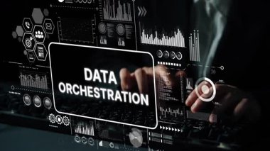 Modern Dijital Arayüzde Grafik ve Eller Klavyede Veri Orkestrasyonu Konsepti Detaylı Görünümü. Asemptotik akıllı veri analitiği.
