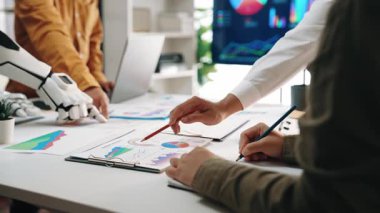 İş zekasını optimize eden yapay zeka, kurumsal strateji geliştirme ve veri odaklı karar verme mekanizması. Noogenesis Yapay Zeka