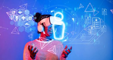 Bir insan, insan kaynakları için tasarlanmış sanal bir gerçeklik ortamı yaşar, işe alım, röportaj ve yetenek edinme stratejilerine odaklanır. XDMCP