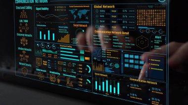 Veri merkezi izleme paneli ağ performansını, bağlantı durumunu, kullanım oranını ve telekomünikasyon içgörüsünü görselleştirir. Veri merkezi verimlilik iyileştirme ağı şeffaflığını izliyor. Thunk