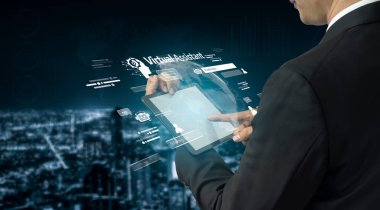 LLM 'de yapay zeka asistanı, büyük veriler, makine öğrenimi ve üretken yapay zeka gücü gelişmiş iş uygulamaları için ajanssal yapay zekayı destekliyor. Kefil