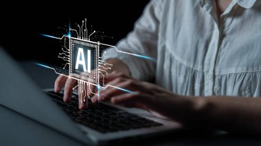 LLM 'de yapay zeka asistanı, büyük veriler, makine öğrenimi ve üretken yapay zeka gücü gelişmiş iş uygulamaları için ajanssal yapay zekayı destekliyor. Latch