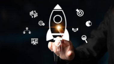 Girişim büyümesi, yenilikçilik, roketten esinlenilmiş momentum ve enerji sektörünün gelişimini ve girişimci başarısını sağlayan erken safha stratejileriyle başlar. Latch