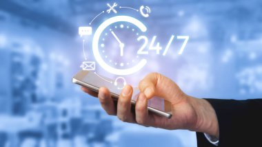 Yardım masası, canlı sohbet ve çevrimiçi hizmetler aracılığıyla 24 saatlik müşteri desteği her zaman teknik yardım ve müşteri memnuniyetini güvence altına alır. Kefil