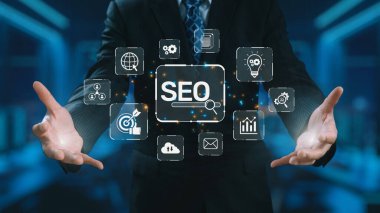 SEO görünürlüğünü geliştirmek için SEO konsepti, SEO ile ilgili dijital araçlar ve SEO performans simgeleri stratejik pazarlama için odaklanmış bir planda gösteriliyor. Elide