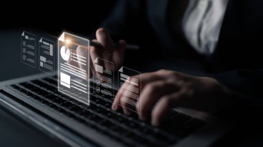 Bulut tabanlı belge sistemleri erişimi, güvenliği ve iş akışını iyileştirir, kağıtsız, verimli çevrimiçi dosya ve belge yönetimine olanak sağlar. Latch