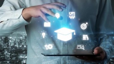 Çevrimiçi eğitim öğrenmeye erişimi artırır. Esnek platformlardan her zaman öğrenin. Eğitim teknolojisi öğrenme şeklimizi değiştirir. Dijital öğrenme dünya çapında yeni eğitim deneyimleri yaratır. Muxer