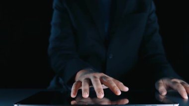 LLM Teknoloji, Büyük Veri, Makine Öğrenme, İş Desteği için Üretici AI, Geleceğin AI Teknolojisi ve Yapay Zeka Mühendisliği Asistan Beyin İşlemcisi. Elide