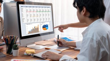 İş veri paneli, pazarlama stratejisi planlaması için iş zekası analizi sunar. Müşteri taleplerini analiz etmek ve iş dünyasının geleceğini önceden görmek için büyük veriler sunulur.