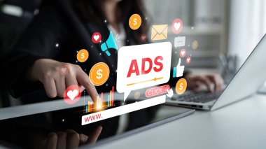 Çevrimiçi reklamlar ve dijital pazarlama markaların büyümesine yardımcı oluyor. İçerik pazarlaması bağlılığı arttırır. Pazarlama araçları ROI 'yi destekliyor. Etkili reklamlar ve pazarlama çevrimiçi iş başarısı. Eğri