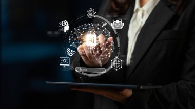 LLM 'de yapay zeka asistanı, büyük veriler, makine öğrenimi ve üretken yapay zeka gücü gelişmiş iş uygulamaları için ajanssal yapay zekayı destekliyor. Latch