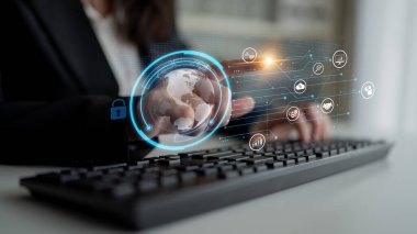 Büyük veriler ve analitikler, iş zekası ve büyümesi için gerçek zamanlı içgörüler, öngörü modellemesi ve veriye dayalı kararları destekler. Latch