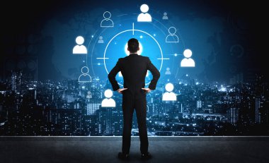 Müşteri hedeflemesi seyirciyi tanımlamaya yardımcı olur. Strateji hedefini geliştirir, müşteri hedeflemesi segmentasyonu destekler, kampanya hedefini arttırır ve müşteri hedeflemesi etkisini artırır. Kefil