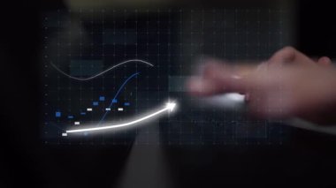 Dijital finans grafiği, yatırım büyümesinde yükselen bir eğilim, veri analizi ve teknoloji entegrasyonunun parlak ve karanlık bir arkaplanda gösterildiğini gösteriyor. Copula